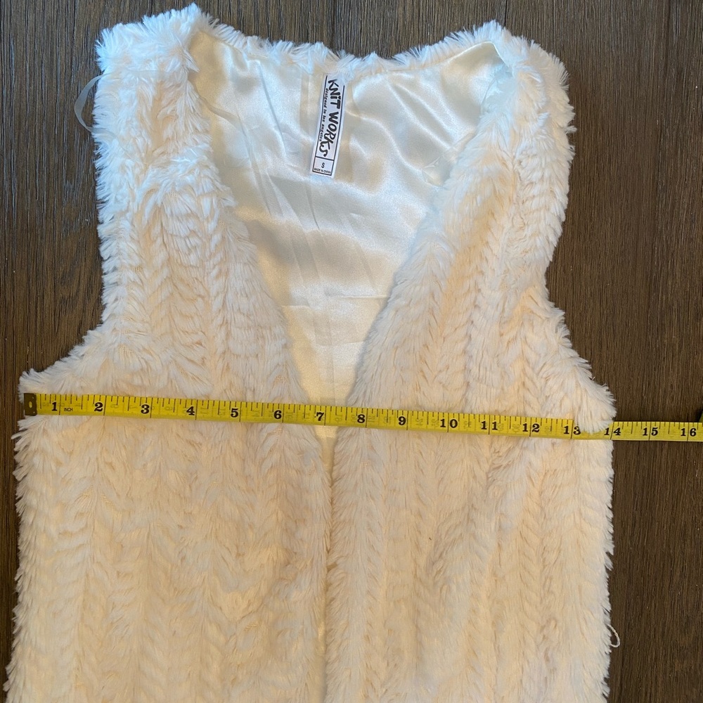 Knit Works - Picture 6 of 6